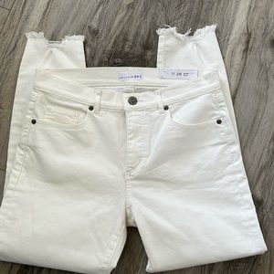 NWT Loft size 29 (8) skinny cropped white jeans. Frayed at cuff. SF home